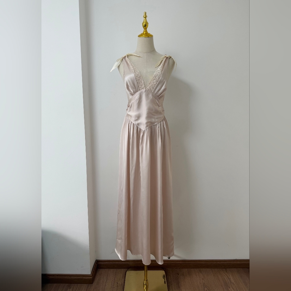 Helsa The Silk Celeste Dress - Picture 9 of 16